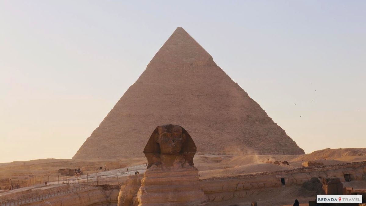  Pyramids of Giza
