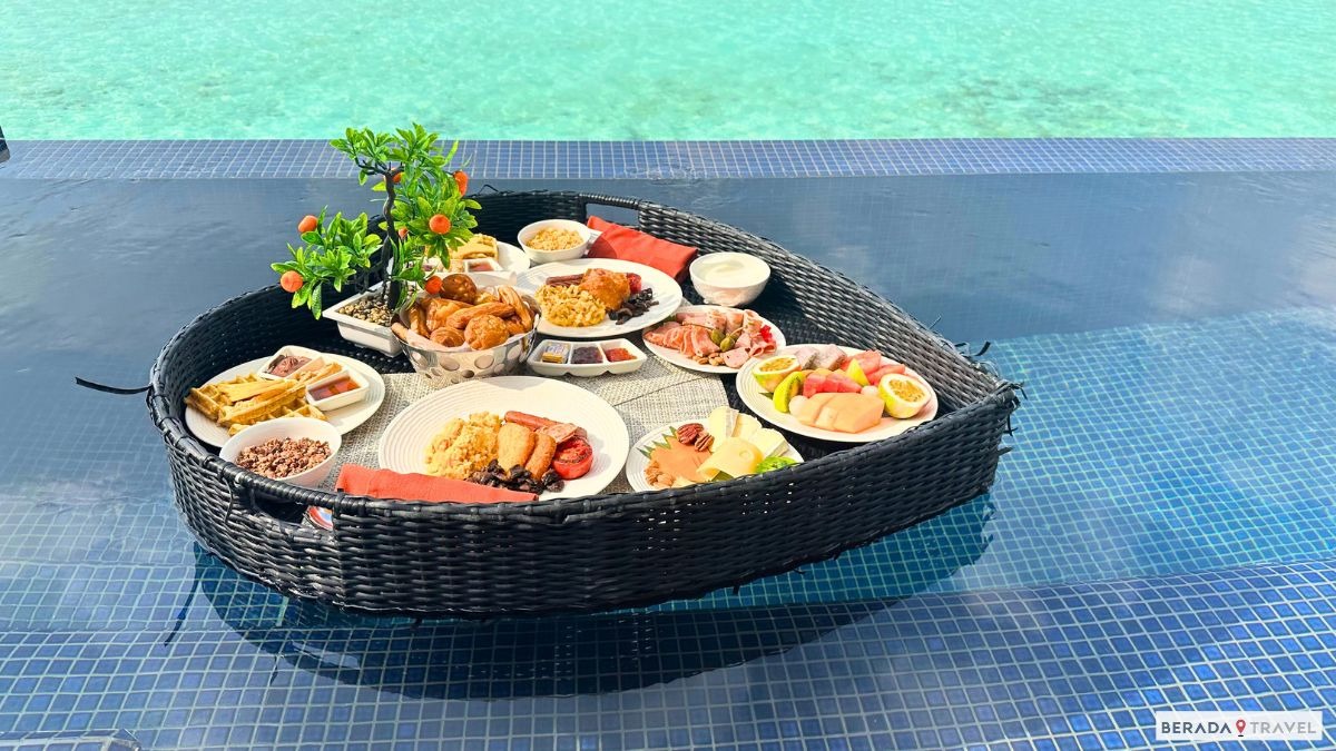 Floating breakfast, Hard Rock Maldives. Café da Manhã Flutuante no Hotel Hard Rock Maldives