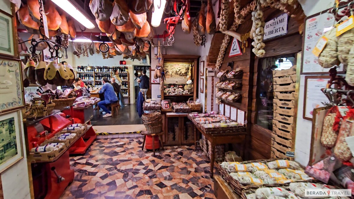 Variedade de embutidos de Greve in Chianti