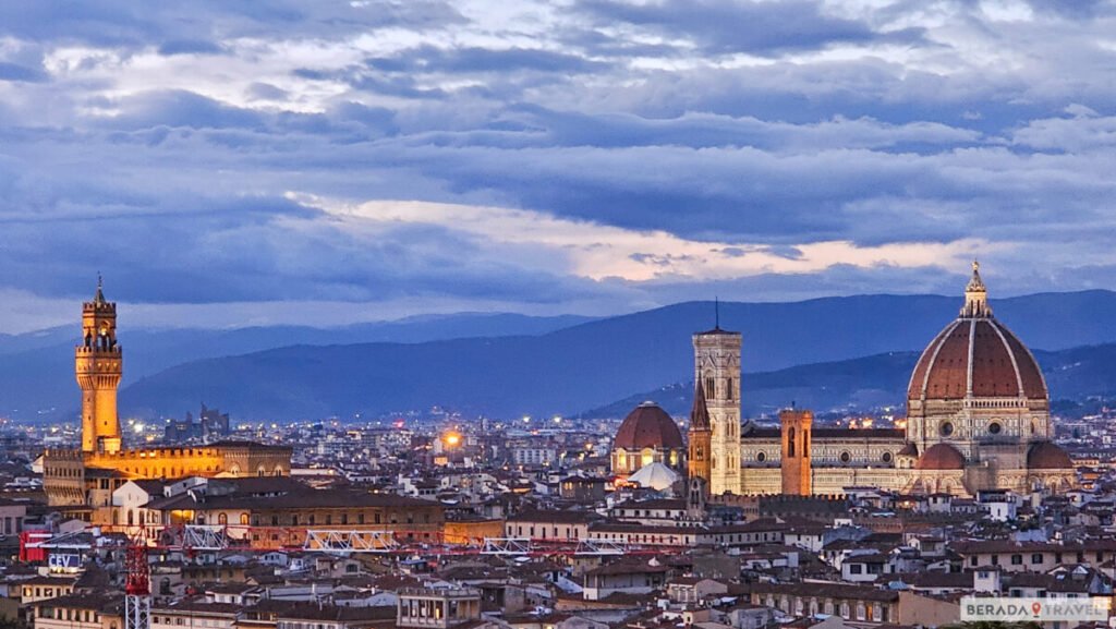 Piazzale Michelangelo no por do sol 