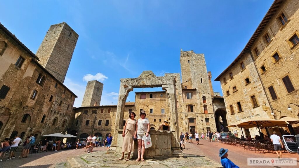 Piazza della Cisterna em San Gimignano