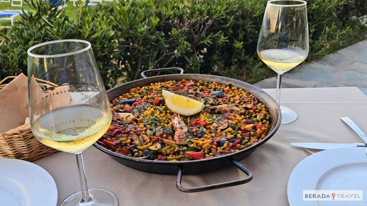 Paella de Fregola com frutos do mar